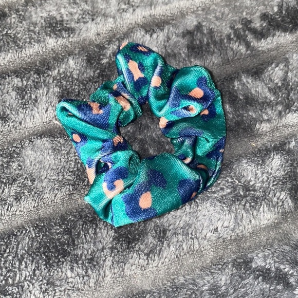 NWOT 18 Multicolored Satin Scrunchies - Picture 10 of 10